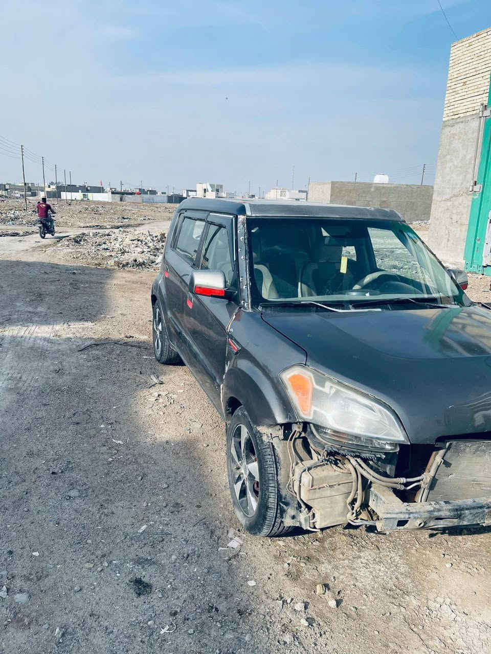 سلام عليكم للبيع كيه صول موديل 2010رقم دياله إنكليزي بسمي تحويل مباشر السياره تعرضت لحادث طخه بدون دواخل دعاميه وراديتر مي فقط سياره شغاله وتمشي تبريد شغال اخوان سياره مصبوغه السعر 75بيع مستعجل الاستفسار ***********
