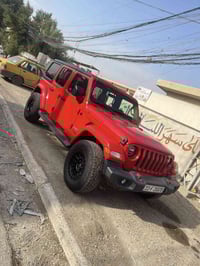 جيب لانكلر موديل 2018 باسمي سياره بيها جاملغ الخلفي الأيسر سياره كولش ...