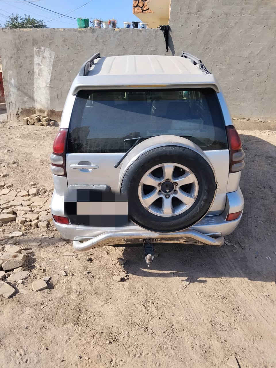 سلام عليكم برادو موديل 2004محرك وكير كفاله 6سلندر سياره مصبوغه عام اثر جراد رقم  عندي وكاله بيها سنويه صاقطه تبريد شغال العنوان بابل فضاء القاسم السعر 110وبيها مجال رحمه الله والديكم الي ميعجبه السعر لا يتصل ***********
