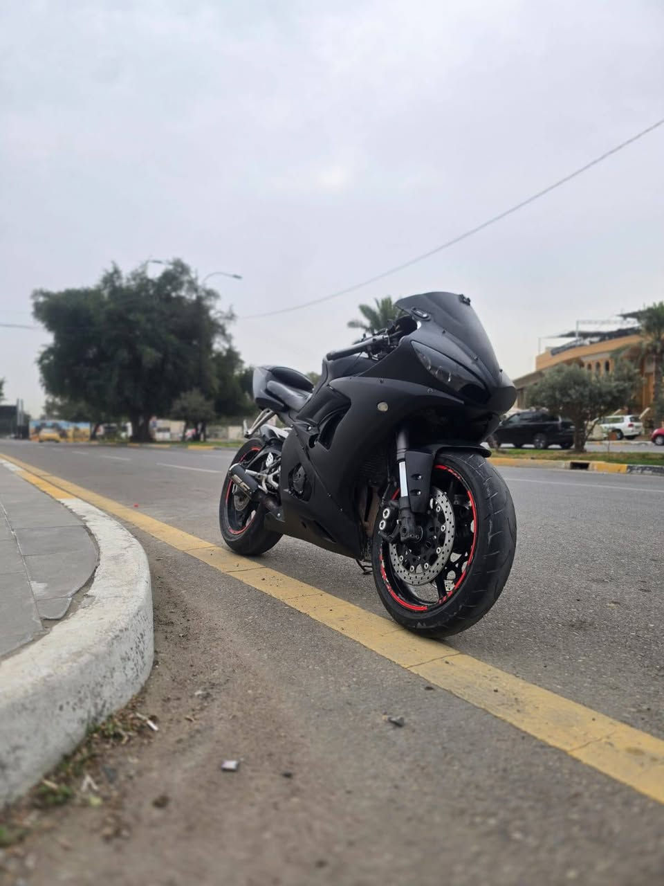 سلام عليكم ياماها r6 2005 دراجة مكفولة ماشية 42 ميل عليها هدرز شوته k&n باور كوماندر واكزوز sc صوتها مرعب وعالي كلش باكات بلمعدل دراجه مبرمجه وزايده 15 حصان وعليها تسكيرات r6 كير ومحرك مكفولات وياها مازده كاملة جديدة اضافيه دراجه نظيفه شلعه ومعدل تشك الكاع دهن موتل محرك نظيف عليها ادامة كامله  بيها اوراق ومزادها موجود مكاني بغداد دورة سعر عالواتساب ***********
