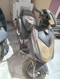 درجة سكنس للبيع تفصيخ محرك نظيف و دبلات نظيفة ماعدا الكشر تعبان 077229...