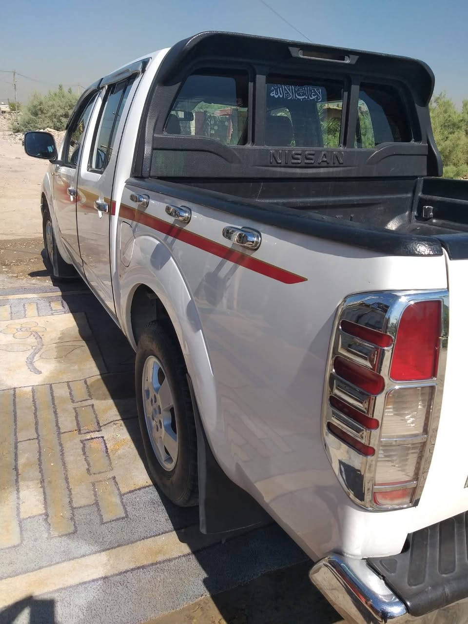 السلام عليكم للبيع نيفاره موديل ٢٠١٣ سياره جديده مال بيت رقم بغداد بسمي تأخذها تترحملي لئن جديده السياره السعر ١٣٠ وبيها مجال لطيبين***********
