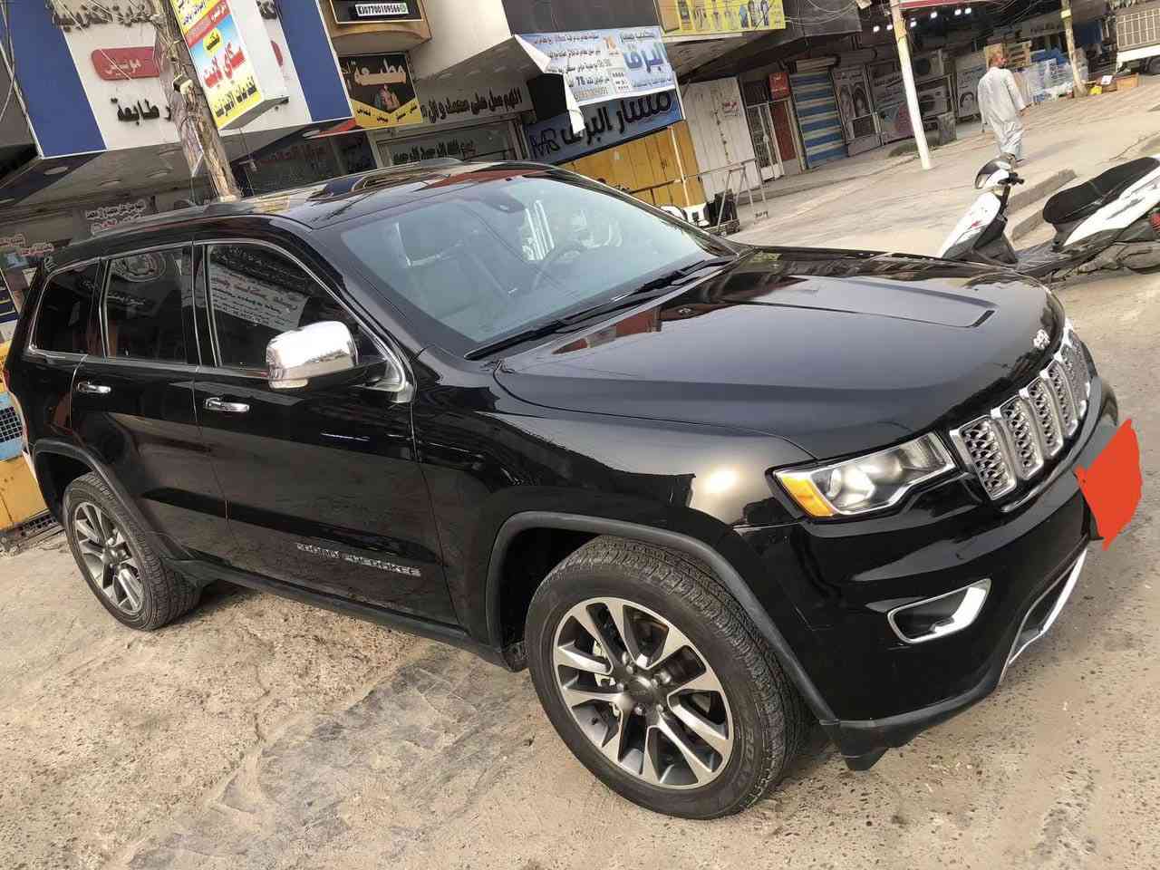 السلام عليكم
جيب كراند شيروكي 2020
فول مواصفات للاخير 
وارد امريكي ماشية 137 الف كيلو 
حادثها موضح بالصور 
كاملة بدون نقص 
كير مكينة مكفولات 
صدر امامي خلفي جديد 
السعر 220 
مكانها بغداد 
***********
