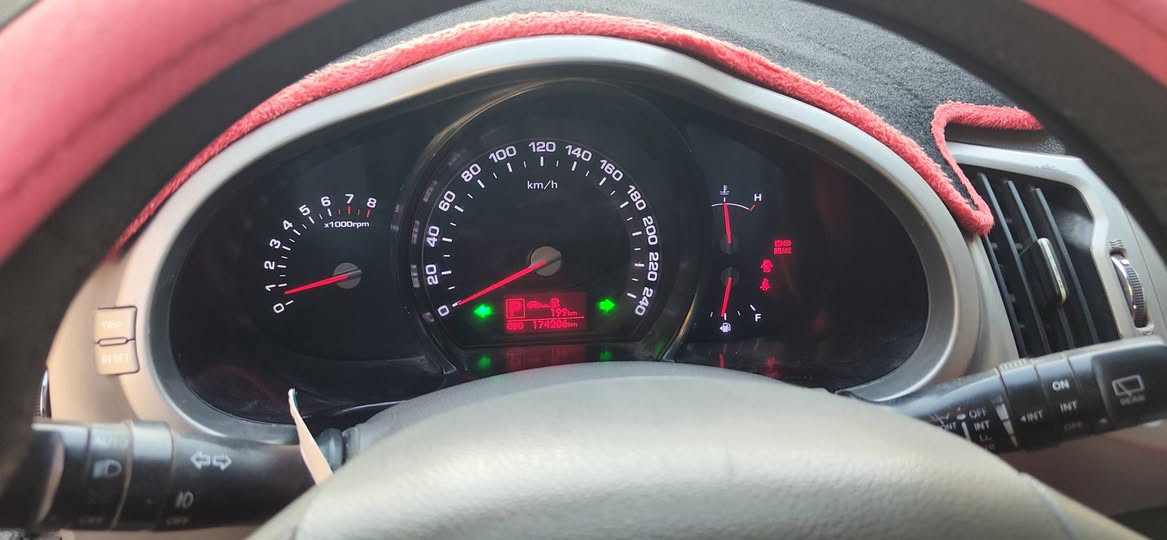 السلام عليكم سبورتج 2012
سياره سبورتج 2012 بيه صبغ بابين وشغلات بسيطه موجود السونار بل صوره السياره حلوه اشاير بل مري حساسات كامره خلفيه محرك 2000 دوش كير محرك كفاله والصدر ايضا جديد تايرات جدد السياره تاخذه ماتصرف عليه ماشيه 174الف والقماره أيضا بيه جراد يروح بل بوليش غير ذني والسونار مابيه شي السياره  مري شفط أيضا والسيارة بيه نضام MP3 بلوتوث تحكمات سترين السياره جاهزه وحلوه السعر 130وبيه مجال للاستفسار اتصل على الرقم *********** واذا ماتعجبك لاتكسر بحلال العالم رجآء رجاء
