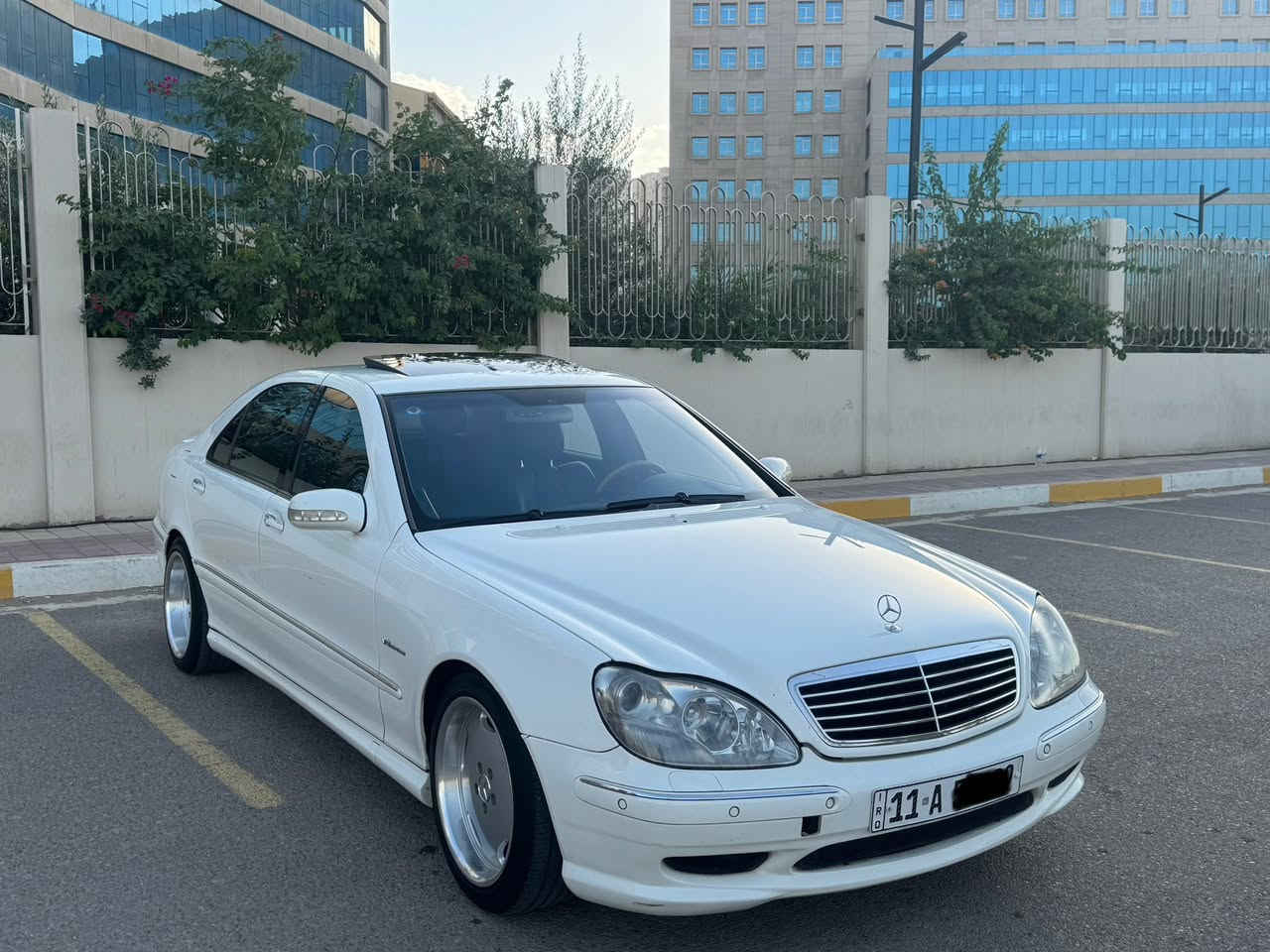 للبيع فقط اعتذر من المراوس
مرسيدس غواصه S55 AMG اصل وارد يابان دخول وتسجيل جديد 
سياره نسخه اصل AMG مو محدثه لو كت اصل بليته وشاصي بدون ضرر و صبغ تبديل : محرك كير حداديته تبريد كهربائيات شرط بوضع الشركه 
محرك تنفس طبيعي V8 55 
سياره فول موصفات للاخير 
سلايد روف حساسات امامي خلفي 
تبريد 3 قطع لايت زنون داينمك 
كشنات اربعه كهرباء وخزن وتبريد وهيتر ومساج دخل حلد اسود وسقف كنتاره بلادي ودشبول خلفي والامامي جلد طبيعي حساس مطر كروز سرعه قفل كير نظام ترحيب 
تحكم ستيرن تجاوي كهرباء نظام جوبلس برده كهرباء ستيرن كهرباء صندوك كهرباء سستم كماليات كامل وأصلي AMG دعاميات ودوس وصالنصات والعتب والويل وبك لايت كلهن اصليات …. 
سياره معروفه تفاصيله ومميزه وجديده وترقيم جديد كامل باسمي 
مكانه بغداد العطيفيه والسعر 145 ***********
