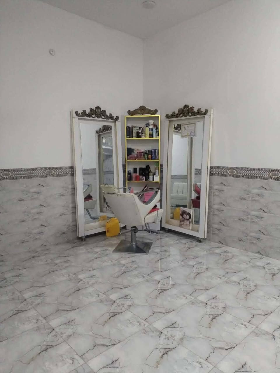 المبرده ب 55 وبيها مجال 

جهاز بخاري جديد + مجرات جدد السعر 70 وبيهن مجال 

غراض صالون مرايات 2 وديكور واحد وكرسي بي ضرر سعر 130 وبيهن مجال  
المكان الرمادي 6 كيلو


**إذا كنت صاحب هذا الإعلان وتريد حذفه لأي سبب، رجاءا أرسل رسالة إلى الدعم الفني**