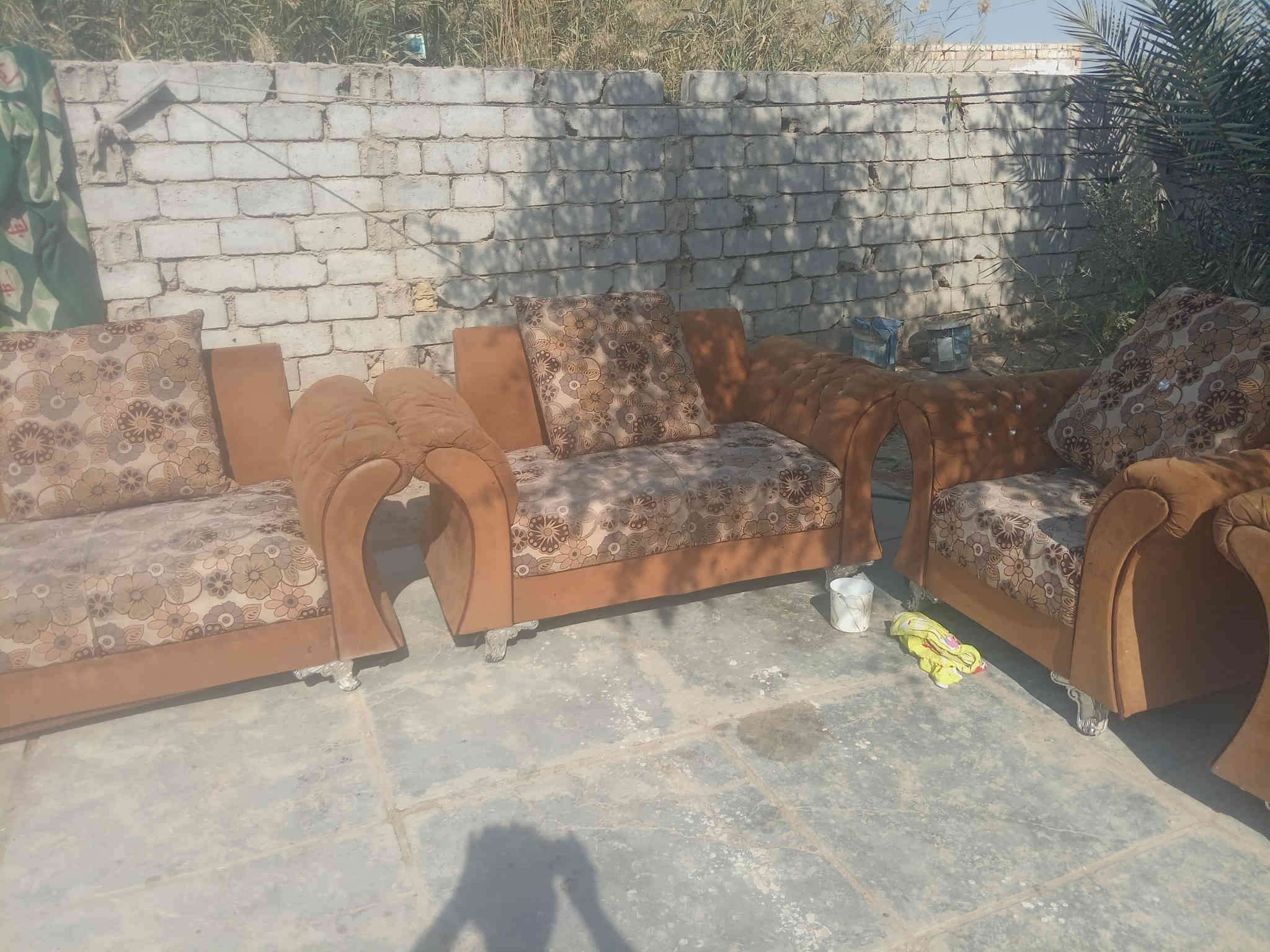 قنفات استعمال قليل للبيع السعر 250 وبيهن مجال عشر مقاعد للاستفسار *********** العنوان ديوانيه سنيه البونايل
