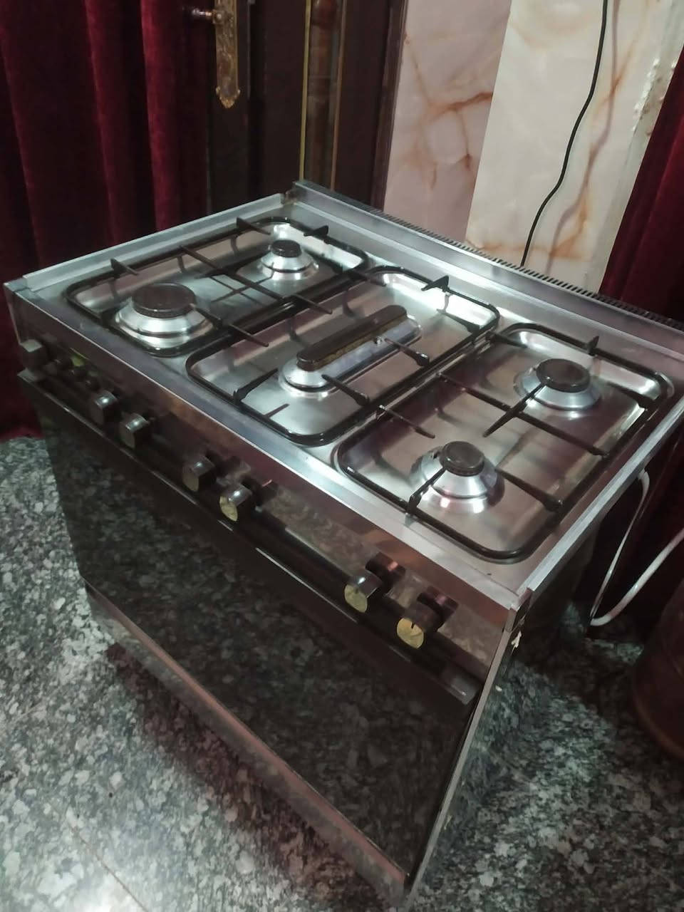 السلام عليكم طباخ مصري عشتار جديد عل وضع البلادي جدحه كلوب شوايه نضافه فول نار فول العنوان بابل مركز سعره خاص ***********
