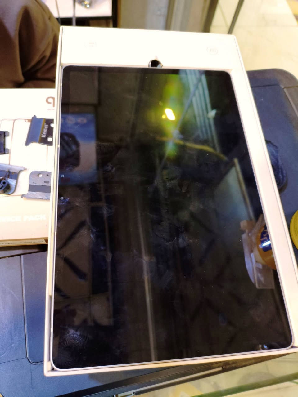 ايباد لينوفو 11 برو.. ذاكرة 128 گيكا.. عشوائية 6.. معالج سناب دراغون 870.. شاشة 11.5 انش
كاميرا خلفية 13 ميجا بكسل 
والبطارية العملاقة 8600 ملي امبير
قطعة نظيفة تجي وتشوف بعينك
يشغل 60 فريم ببجي سلاسة فول 
بيع مستعجل معتاز 
مكاني النجف حي ميسان.. رقمي
***********
السعر 350 وبيه مجال للشراي ملحقاته شاحنة كاملة
