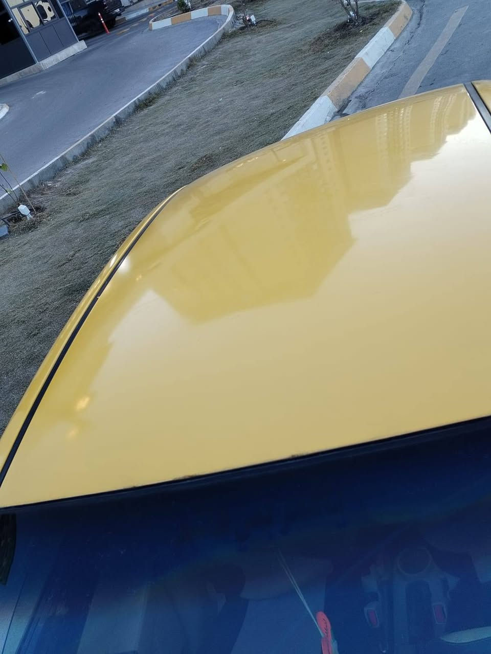 السلام عليكم افيو للبيع مال ااشركه العامه موديل 2011 كير عادي السياره بيه 3 قطع تبديل بدون لا دواخل ولا شواصي مصبوغه صبغ عام للجماليه معمره جديد السياره وارد خليجي مفتوح حجم المحرك 1600 امصفره هيئه ووغرامات تبريد منضومه جديدت الكهربائيات كله جديده الرقم انكليزي او هزه جديده السعر المطلوب 48 ورقه وبيها مجال
 حك الجيه شرط التحويل ثاني بغداد حي الجهاد يوم رقم الهاتف ***********
***********
