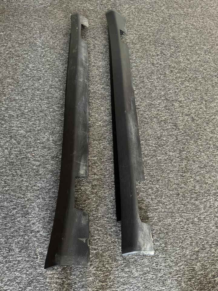 دوسات جيب شيروكي موديل 2022 الشكل الجديد 7 راكب اصلية ونظيفات جدا جدا اللي يريدهن يتصل على *********** واتس وتليغرام والمكالمات العادية
