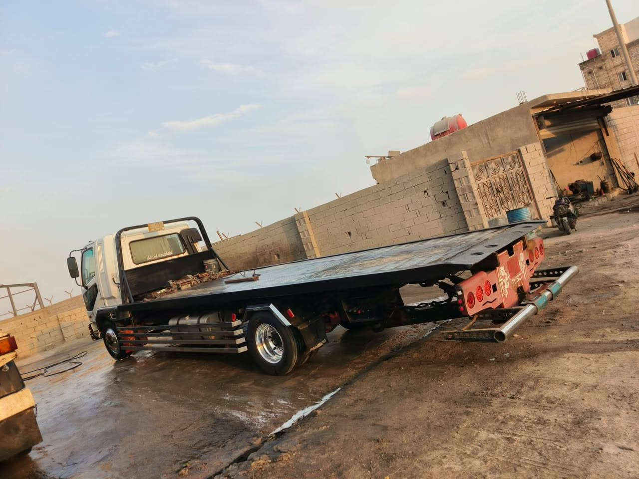 سلام عليكم للبيع فوصه 2001 المكينه 16 برميلي شاصي محسن جبر للاخير السياره مشروع وطني الخاشوكه شغل ابو عقيل البدي امريكي بس الكتاف مبدله سايد بريك هوا 8 برغي اصل تحويل ثاني يوم السعر : 240 وبيهه مجال المكان بصره زبير رقم الهاتف : *********** يوسف السوداني
