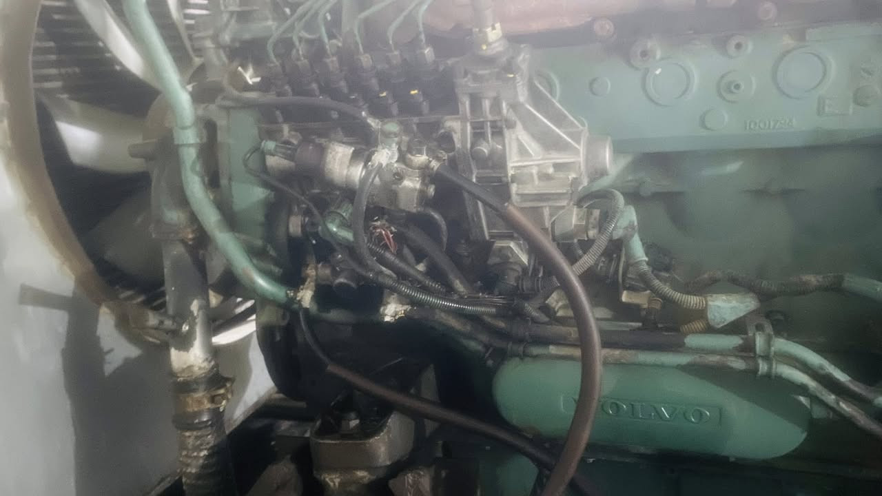 السلام عليكم
مولد للبيع 
VOLVO74 
150 kv
السعر 4000 دولار يعني 40 ورقه
الموقع ناحية الزاب 
للاستفسار ***********
