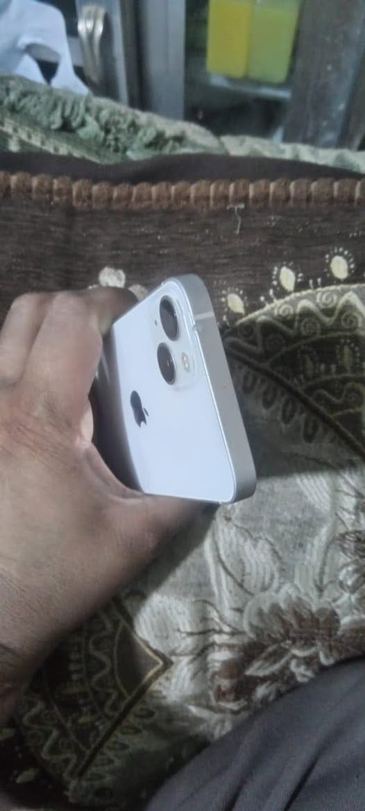 السلام عليكم 
عندي جهازين للبيع 
ايفون 13 عادي ذاكره 128 بطاريه 84 بلادي نضيف 
والثاني هونر اكس 8 a مبدل شاشه ذاكره 128 شاشه نضيفه 
للبيع ثنينهن 500 الف وبيهن مجال بسيط او مراوس ايفون 13 برو ماكس
تواصل خاص


**إذا كنت صاحب هذا الإعلان وتريد حذفه لأي سبب، رجاءا أرسل رسالة إلى الدعم الفني**