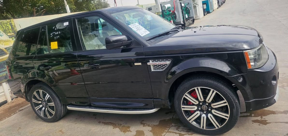 السلام عليكم للبيع نقد او مراوس حسب القناعه يجي خاص او وتساب ***********
رانج روفر 

موديل 2011. خليجي

(فـئـة  أوتوبايكراف)

فول 1/ 1

خليجي ( وكالة سردار ) ضمان دولي 

السياره كفاله عامه 

... ... ... ...

{المواصفات}

🔴-جكات هوائيه

🔴-أنضمه قيادة متعدده

🔴-سلايد 

🔴-بصمه

🔴-مقاعد جلد + كهرباء + خزن ميموري + تدفئه وتبريد 

🔴- داخل قهوائي مطعم بالصاج والكروم

🔴-تبريد قطعتين بيانو + ديوولت

🔴-محرك 8 سلندر #عادي 

🔴-كير أوتو تبترونک S

🔴-مري قلاب وشفط

🔴-سـتيرن كهرباء

🔴-كروس سرعه

🔴-حساسات امامي خلفي

🔴-كامرات محيطيه 360

🔴-مانع انزلاق

🔴-تحكم ستيرن جهتين

🔴-شاشه كبيره

🔴-شاشات بالكشنات

🔴-كامره أماميه وخلفيه

🔴-منفذ أواكس ومنفذ USB 

🔴-سستم صوت هارمن کاردون + سماعات بالتنته

🔴-تدفئه بالمقاعد الأماميه والخلفيه .

🔴-لايت عدسه داينمك وزنون 

🔴-المرئاة الداخليه والخارجيه عاكسه للضوء + بوصلة

🔴-شاشه لعرض الاعطال

🔴-حساس لضغط الأطارات بالدشبول

🔴-بچم فول زنون

🔴-فچوچ برمبو

مكان السياره واسط/الكوت مركز مدينه 

للتواصل ***********
