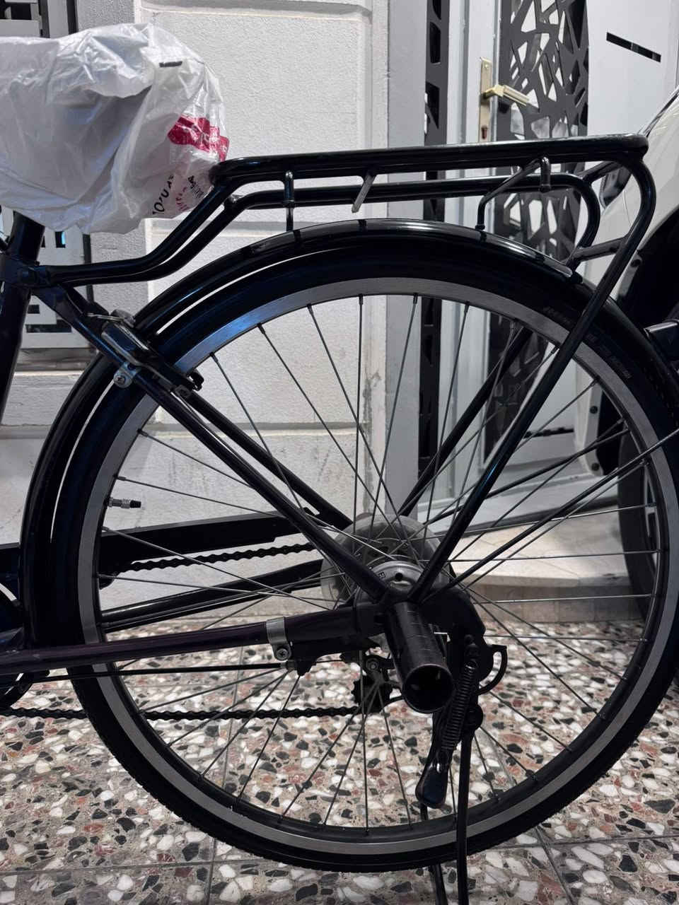 للبيع 
العنوان بغداد حي الجهاد 
رقم ***********
سعر 120وبي مجال 
بناتي سبعه نمر نضافه وجداده حساس
