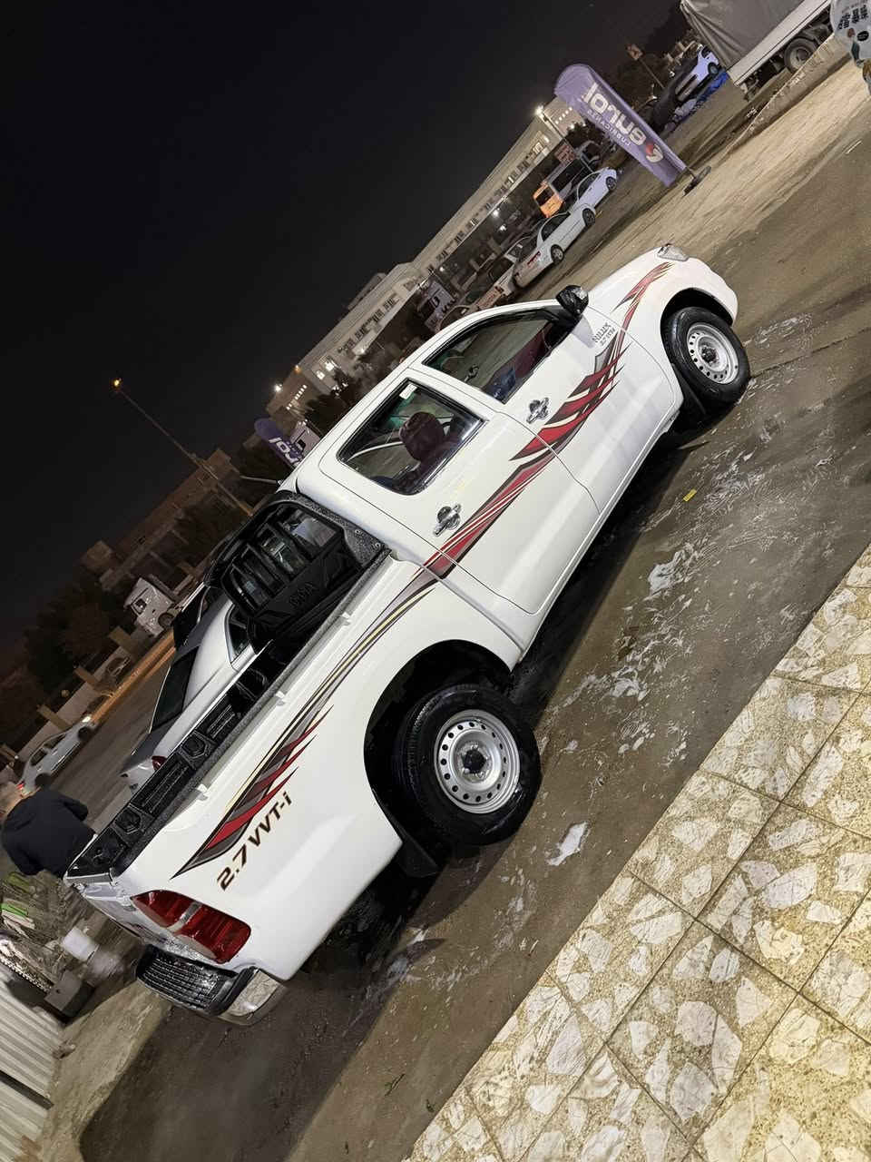 سلام عليكم 
هايلوكس 2014 رقم سليمانيه
السياره بحاله الوكاله جديده 
مكفوله كفاله عامه من كلشي كير مكينه بالجيس كلها عل بلاد مدوشمه بسليمانيه معروضه 210$ 
مكان السياره الزعفرانيه
رقم راعيها ***********
