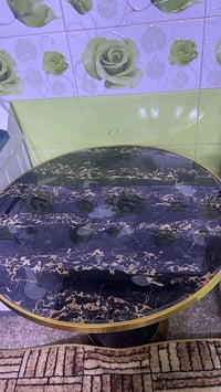 ميز طعام تركي • نضيف • جديد