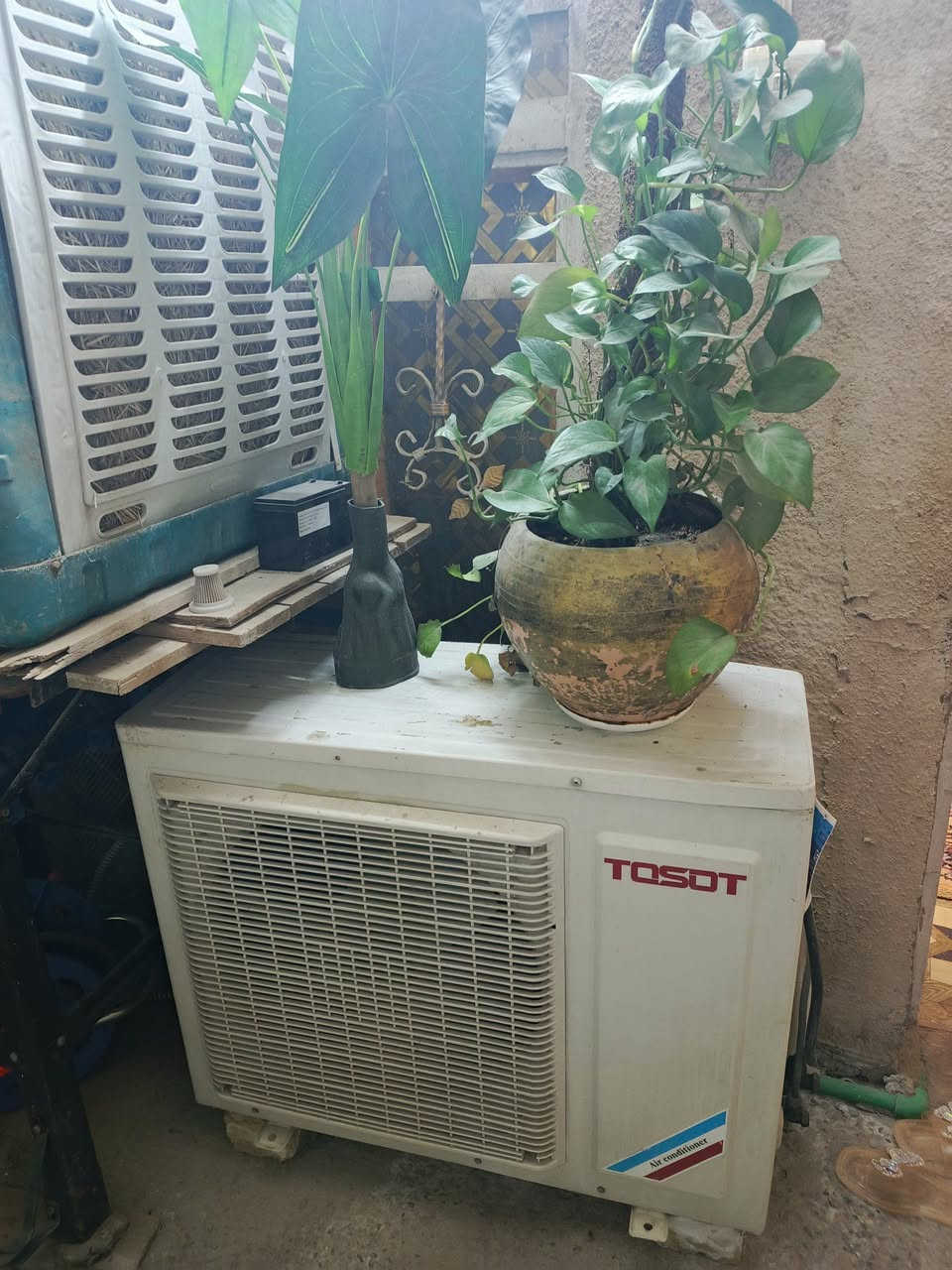 سلام عليكم اغراض للبيع 
سبلت عمودي شغال طنين وثلث 
مبردة سرعتين شغالة 
قفص مكيف 
غسالة حوضية 
مكان الزعفرانية ***********
