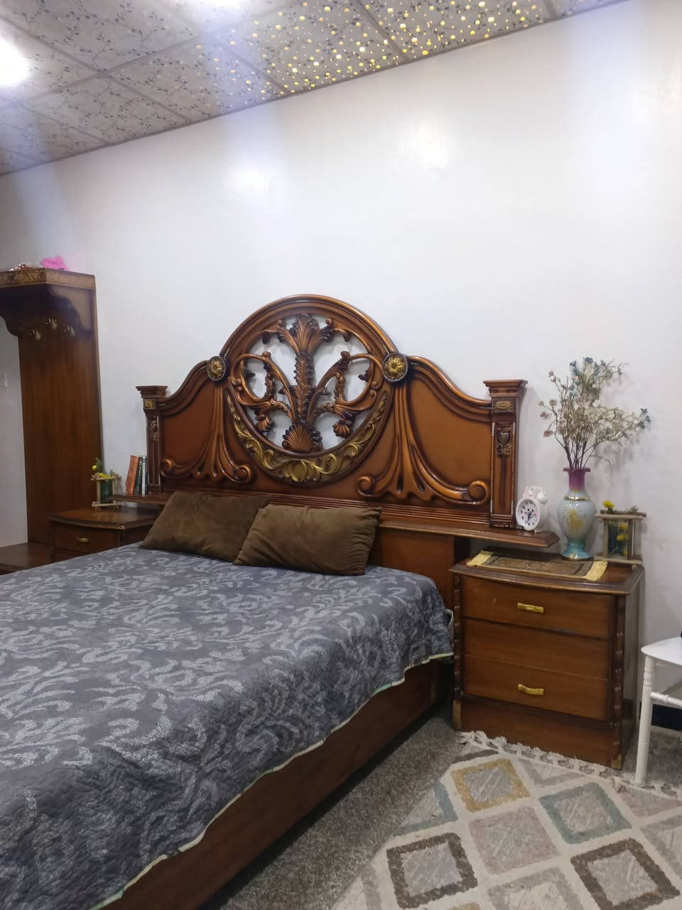 غرفه صاج عراقي
ضخمه نضيفه ما بيها اضرار
متكونه من 6 قطع
كنتور6ابواب مع الملاحق 
السعر 750و بيه مجال


**إذا كنت صاحب هذا الإعلان وتريد حذفه لأي سبب، رجاءا أرسل رسالة إلى الدعم الفني**