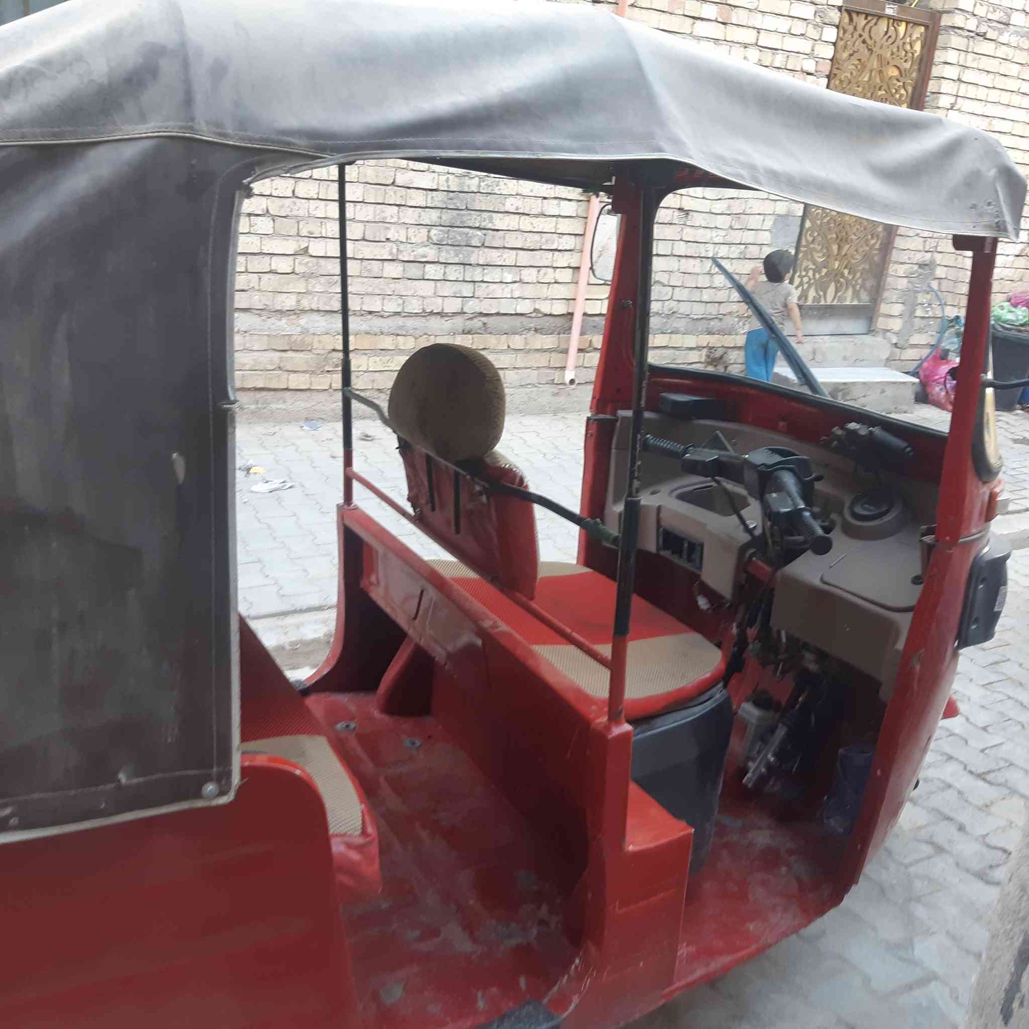 تكتك للبيع موديل 2018 التكتك بااسمي معامله ترقيم كامله باقي بس استلام الوحات والسنويه 
التكتك يراد بيها شويه تعديلات وترتيبات
العنوان بغداد شعله الصدرين الدوانم شارع اسواق علاء قرب جامع الامام علي 
السعر 3300وبيها مجال بسيط
***********وات ساب
