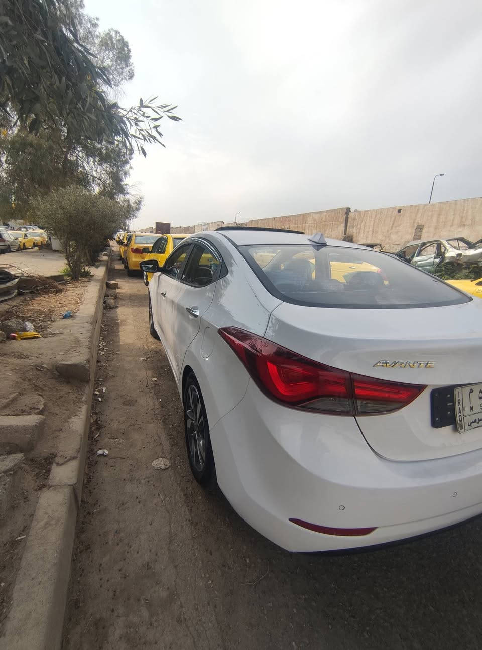 السلام عليكم 
افانتي 2016

ماشيه 180 الف ميل❗
رقم نينوى 
كابون بانزين بيها
سيارة فول مواصفات
مري شفط
تحكمات ستيرن كامل
شاشه+كامره
تبريد 5 قطع
شاشة تبريد
كشنات تدفئه
نظام ايكو
نظام مانع انزلاق
اشاير بالمري
ويل كب
ستيرن هيتر 

السعر 127 💲 وبيها مجال 

***********

موصل الايسر
