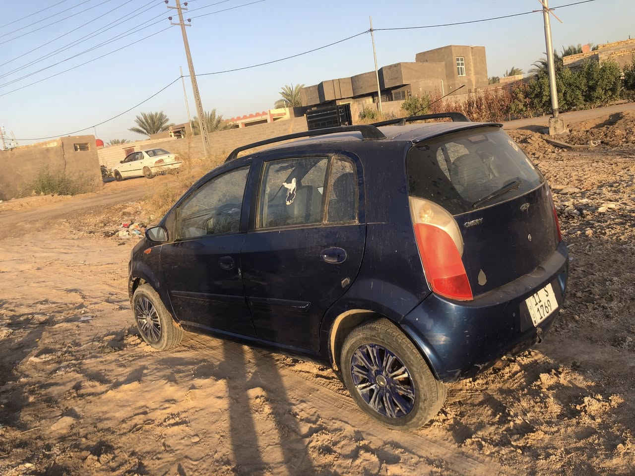 السلام عليكم سيارة شيري A1 نظافة عامه كفالة عامه السيارة موجودة مكاني بالديوانية السعر اتصل على الرقم *********** والله السيارة كلش حلوة ونظيفة
