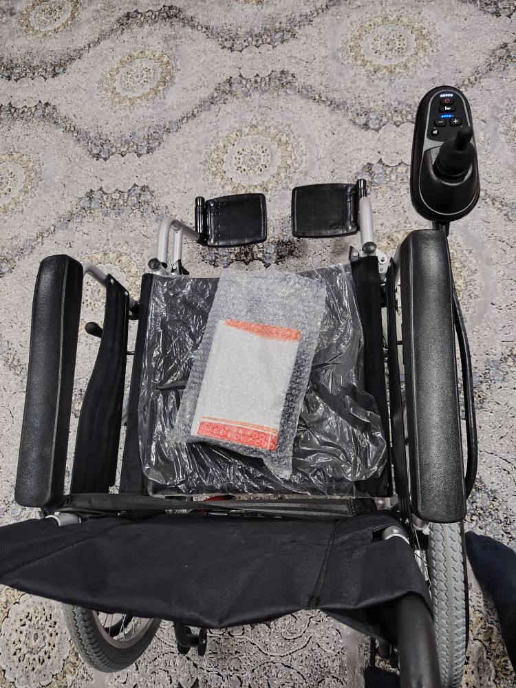 عه ڕە بانە ی شە حنی خاوە ن پێداویستی تایبە ت
بۆفرۆشتن لۆکە بچوک دە بێتە وە بۆناو سندوقی سیارە 
هه رکە سێ ویستی نامە بنێرێت بۆمە سنجريان ته له فون بكات
 ***********     *********** بشدار, السليمانية
