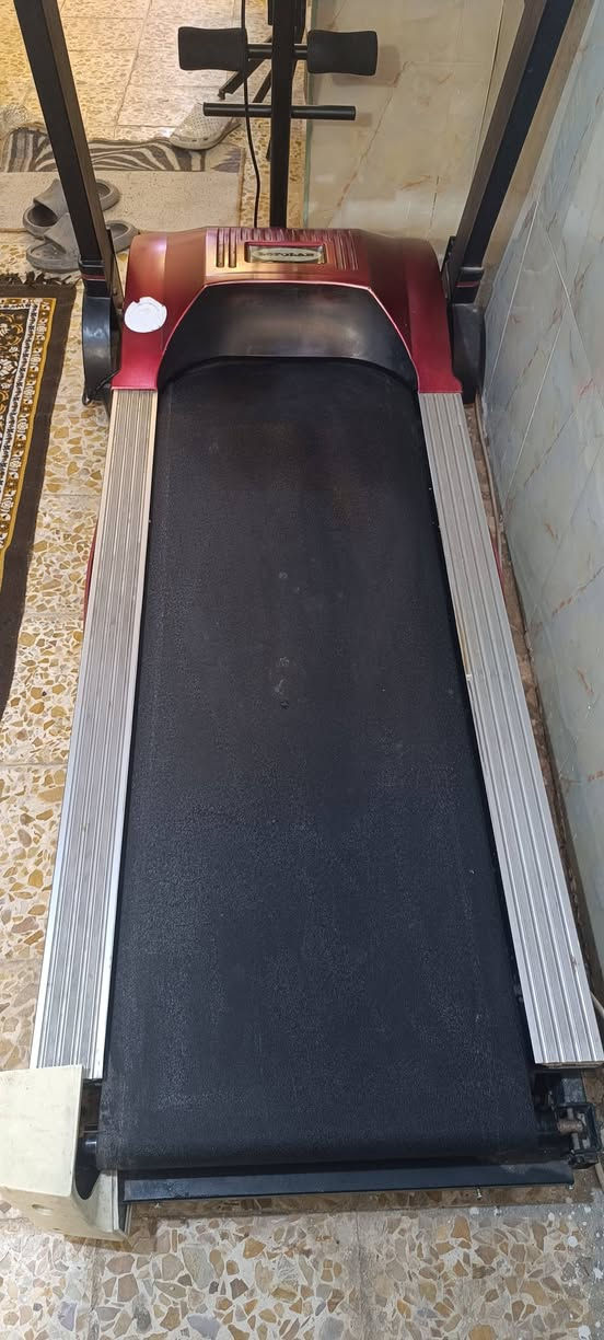 سلام عليكم جهاز جري للبيع صيني نوعيه جيده استخدام قليل 
ماطور حجم الكبير جبلي يتحمل وزن 125 كيلو
للاستفسار الاتصال على الرقم ***********
السعر المطلوب 475,000
