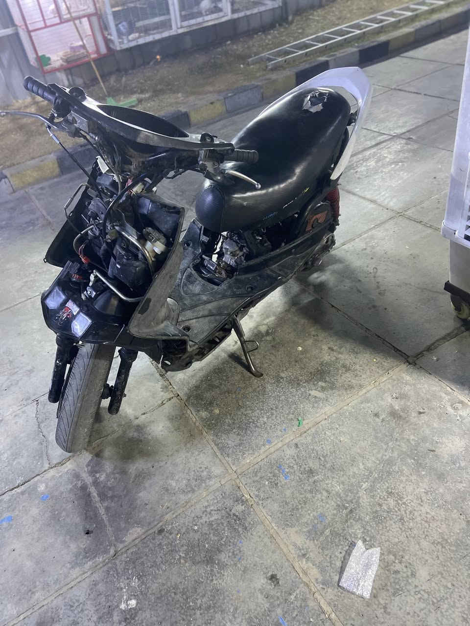 دراجه سكنس نوزل فحل مكينه 58 ونص الدراجه شوفت عينك رايدهة ب300 وبيهة مجال بيهة كلجات رياضي  الرقم***********
