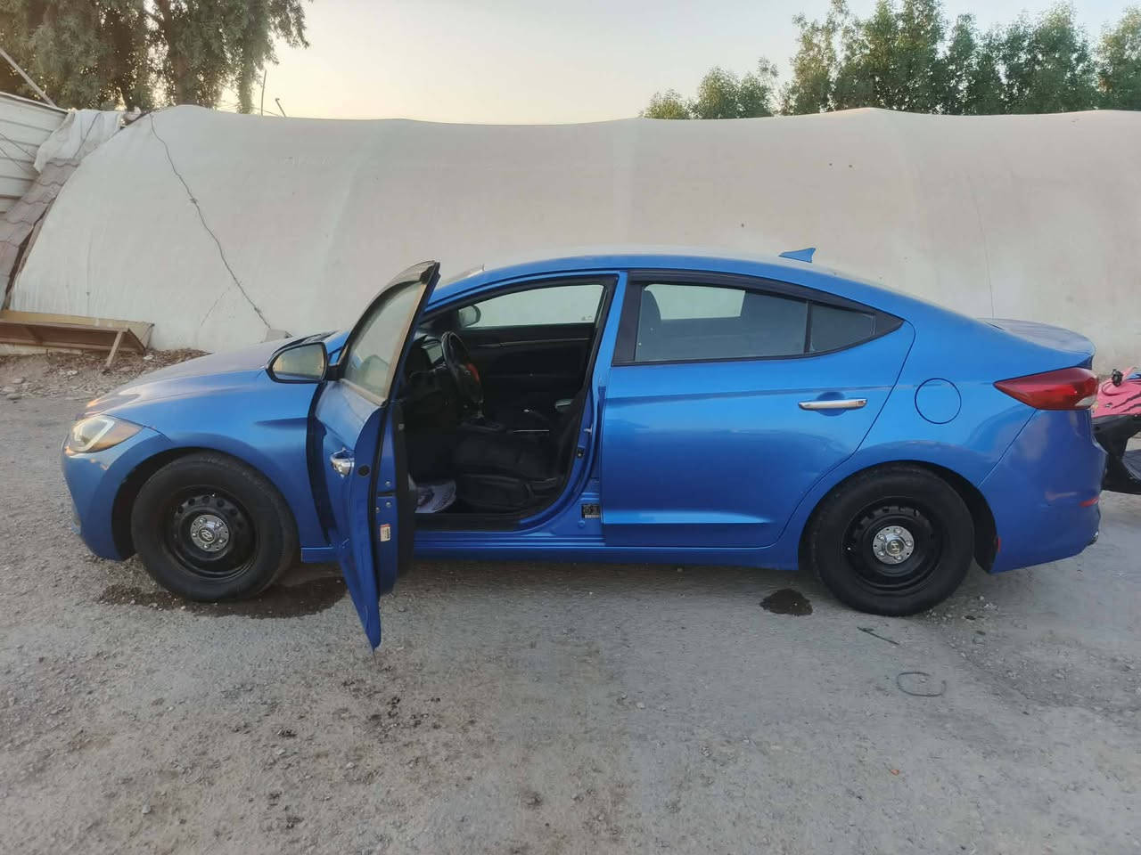 سلام عليكم النترى 2017سيارة عوزهة تايرات ودبلات كدام  للستفسار 
***********
