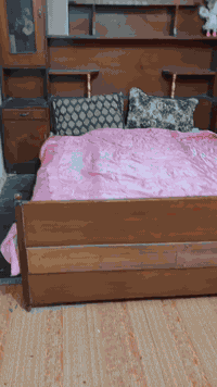 السلام عليكم جرباية مع ميز تواليت للبيع نضافة 100٪ خشب اصلي ب150 وبيهة مجال شراي ادخل خاص او تتصل *********** مكاني ديالى بعقوبة جرف الملح.
