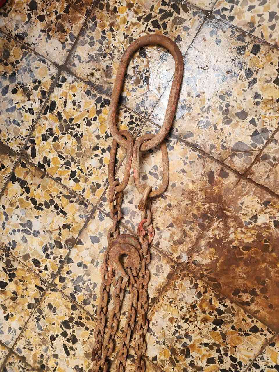 سلام عليكم سناسل كرين للبيع ال٢ طولها ٤.٥ وال٤ طولها ٣
للاستفسار ***********
