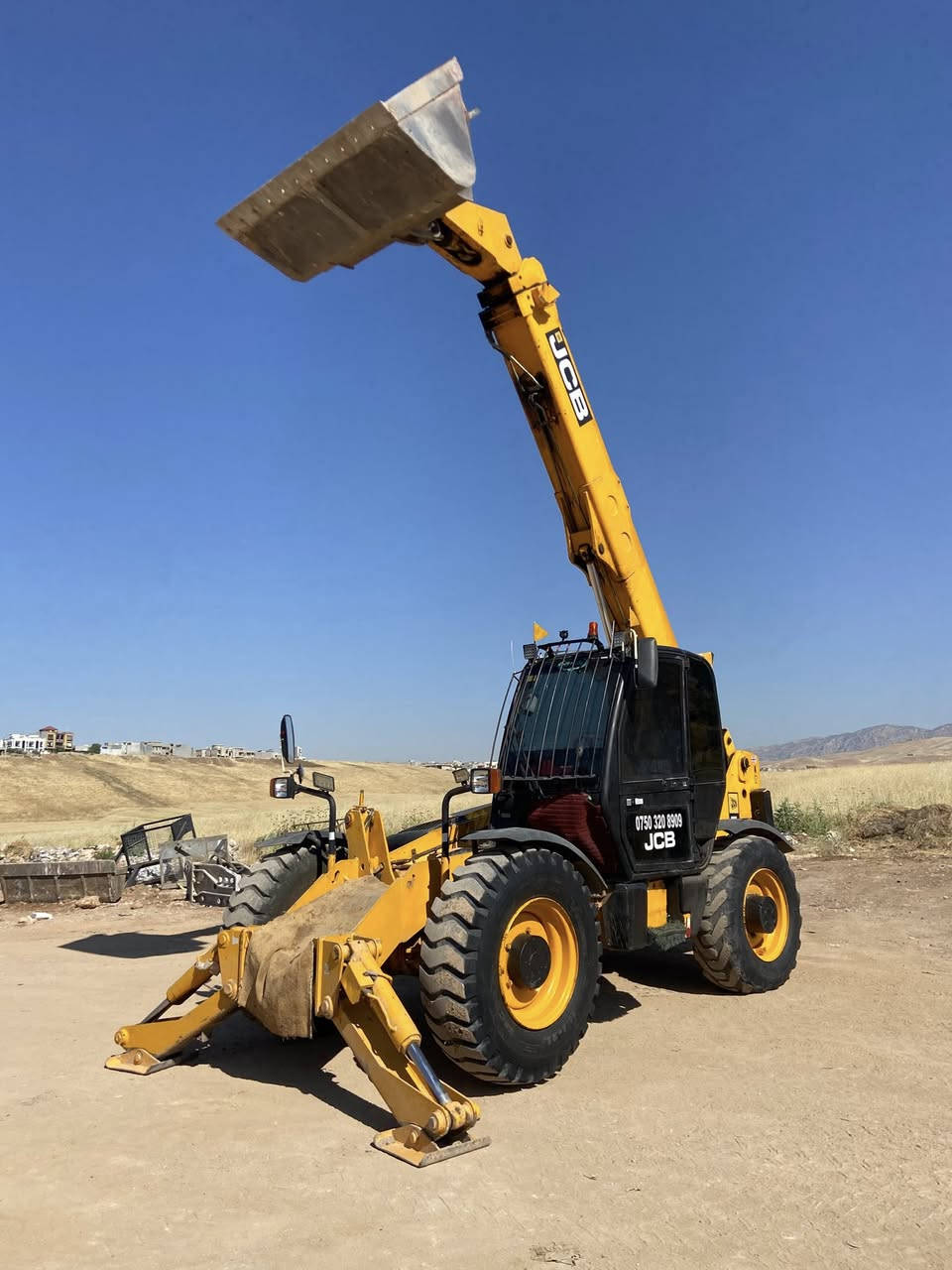 JCB
موديل2000 
14متري
*********** ☎️📞
