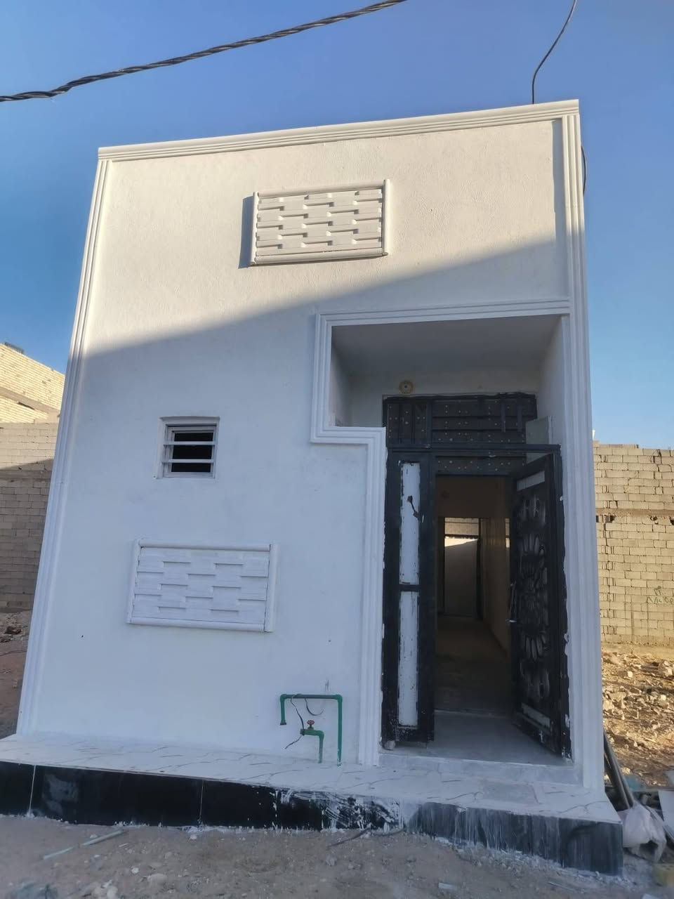 بيت ٥٠ متر طابق واحد للبيع او الاجار حي ملحق الإخلاص خلف السفاره التركيه للاستفسار الاتصال على الرقم ***********
