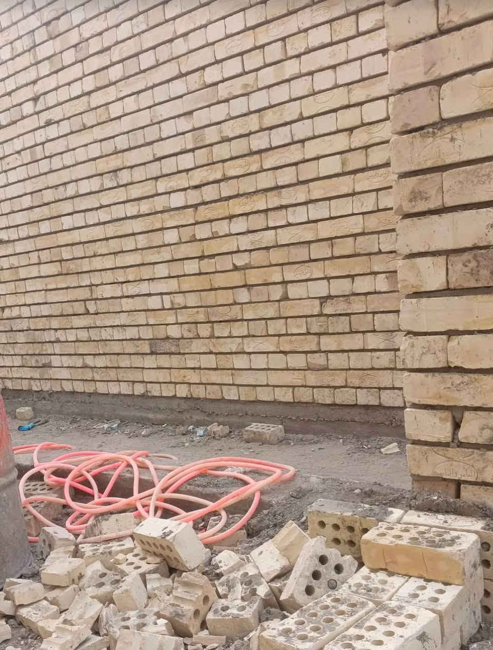 خلفة بناء اشتغل بكل مناطق بغداد الدبل الارظي 350الاول 450متفرق حاليآ الاتصال ***********او مراسلة الصفحه
