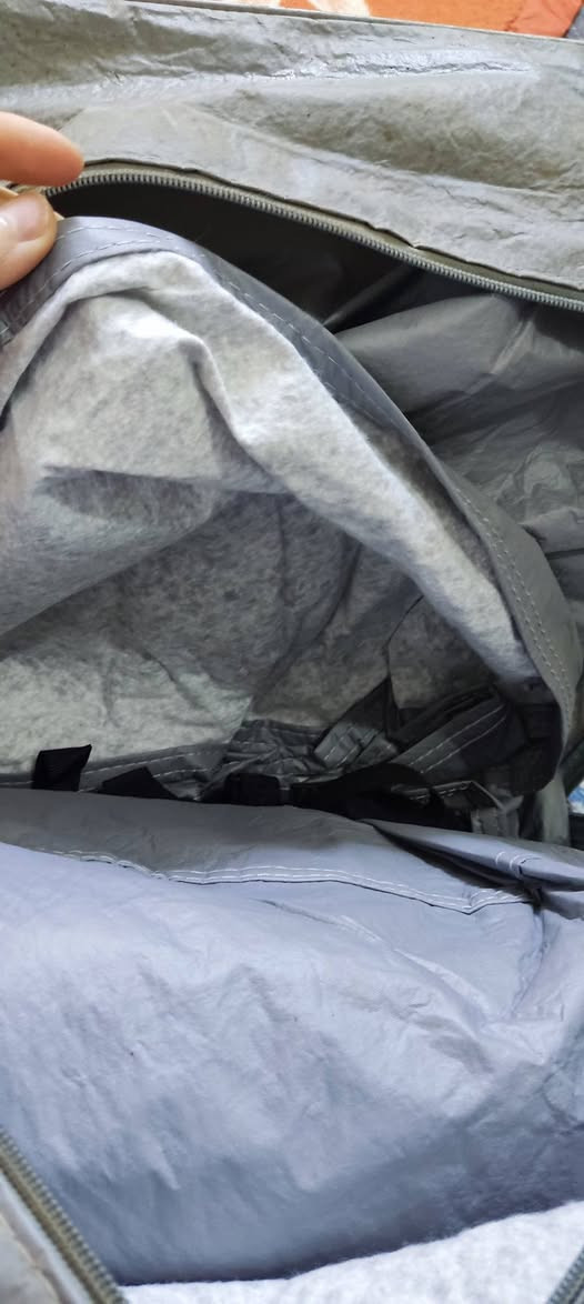 السلام عليكم 
يوجد جادر سياره عازل للحراره وللامطار مبطن بطبقه عازله نوع درجه اولى ممتاز يرهم على فئة 
5 و7 راكب.. ملاحظه.غير مستخدم.
السعر 100.الف دينار 
العنوان.بغداد الحسينيه قرب جامع الشهيد رائد..هاتف..***********..
