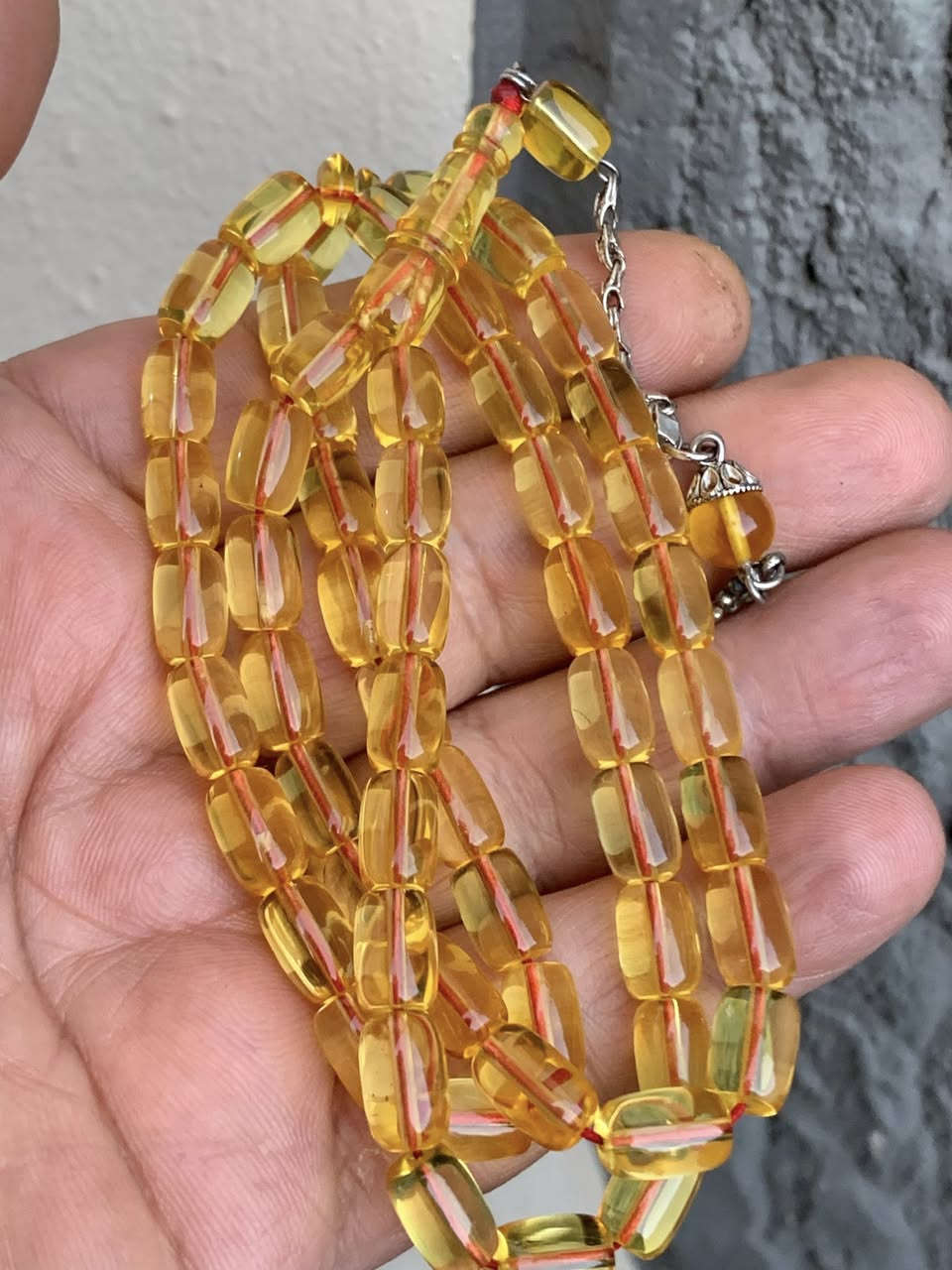 كهرب بولوني عطش سوبر قديم الشاهد شفرة ونفرة وعند الفرك تعطي عطر ليمون السعر ١٥٠ ألف نهائي


**إذا كنت صاحب هذا الإعلان وتريد حذفه لأي سبب، رجاءا أرسل رسالة إلى الدعم الفني**