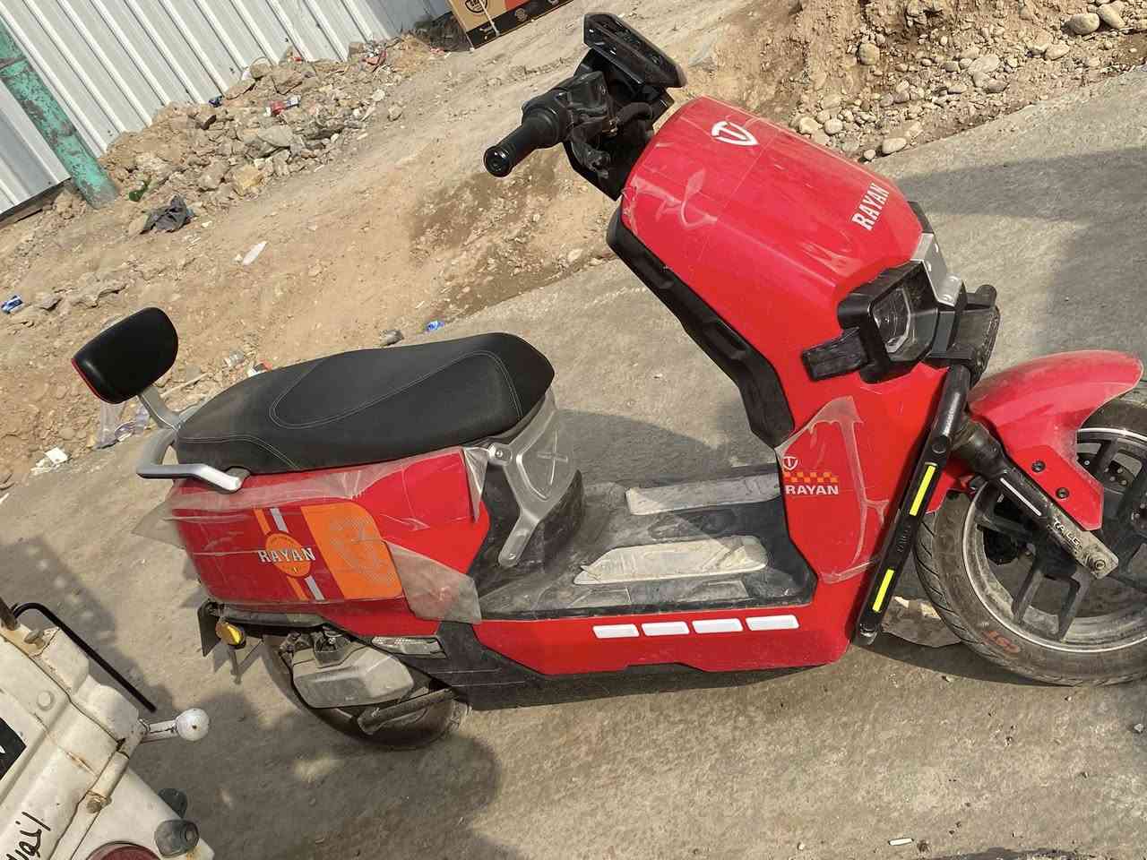 سلام وعليكم درجه الريان للبيع
جديده ماشيه٥٠٠كيلو مكان بغداد حي الجامعه 
السعر مليون ***********
