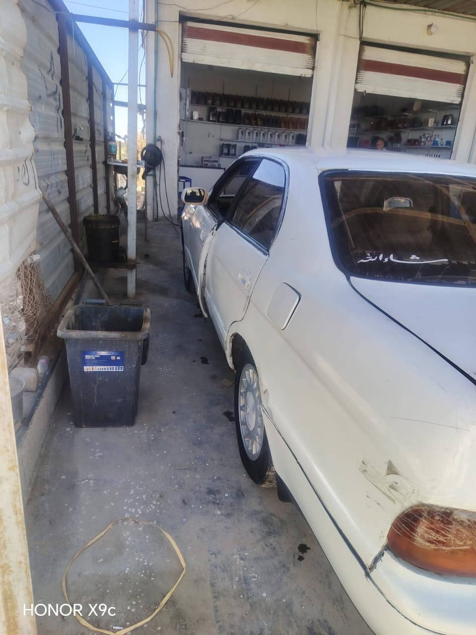 السلام عليكم اخون
سياره بطه موديل 2000
رقم بصره تحويل ثاني يوم رقم دولي بسمنه 
سياره كفاله عيب شرعي وكص وكلبه 
سياره كير مكينه خير من الله جاهزه ما نقصه برغي
مكان السياره الناصريه 
السعر 38 وبيه مجال بسيط 
***********
