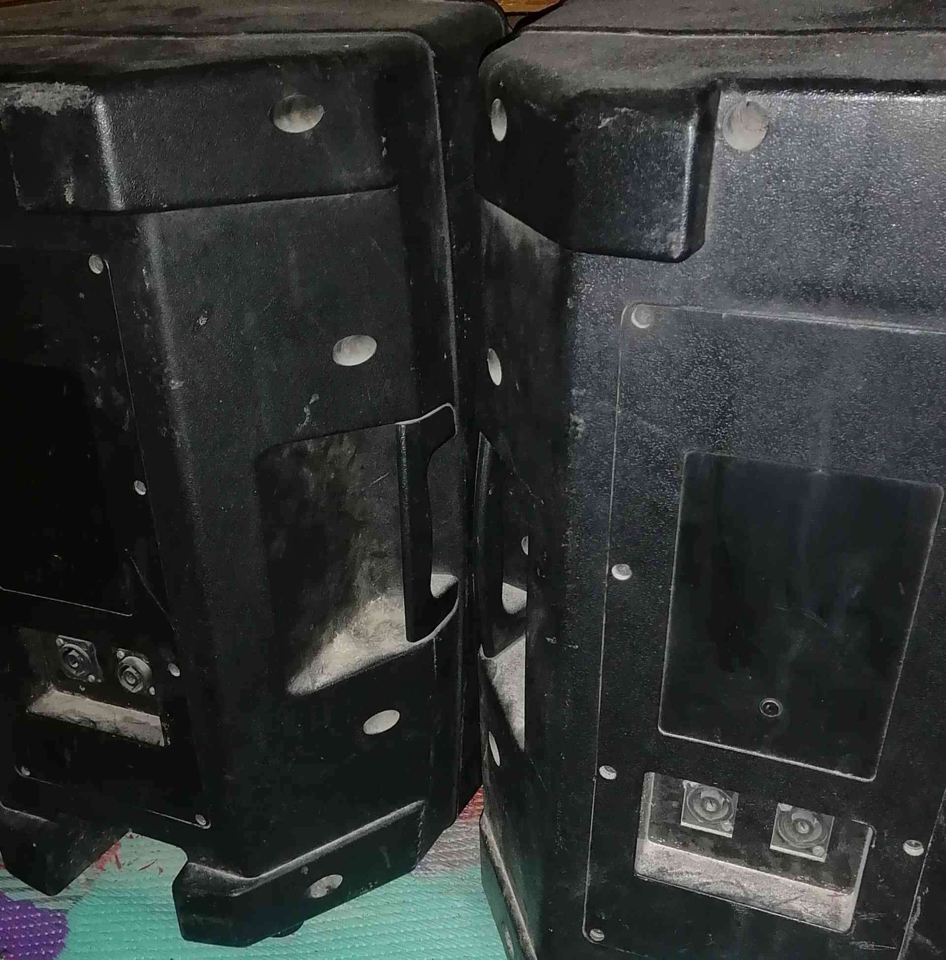 السلام عليكم
سماعات عدد 2 استخدام قليل للعلم متروكات
السعر 175 قفل
مكلف بالنشر


**إذا كنت صاحب هذا الإعلان وتريد حذفه لأي سبب، رجاءا أرسل رسالة إلى الدعم الفني**