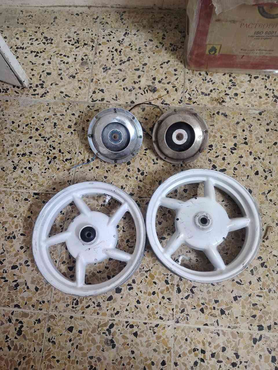 ويله بزون بوتين نحله يرهمن 100بيهم مجال  هورنات ايراني دكتهم حيل حلوه 100بيهم مجال ***********مو شراي اعبر ال منشور 🫥
