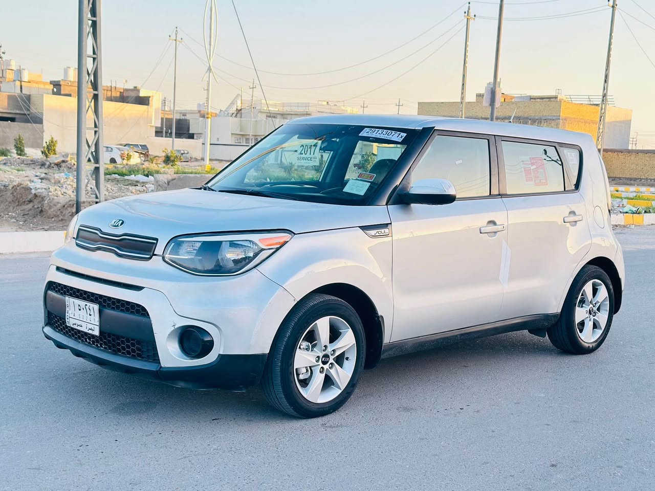 السلام عليكم سياره كيا صول أمريكيه للبيع موديل 2017 رقم بصره حره تحويل مشروع وطني ضررها صبغ جاملغ امامي جهه اليمين وصبغ الباب الخلفي جهة اليمين فقط السيارة جاهزه من كلشي استخدام محرك ١٦٠٠ حداديه تبريد ويل كب تحكم جهتين ماشيه 60 ألف السعر 117 ورقه وبيها مجال بسيط للشراي مكان السياره ناصريه الاسكان الصناعي 
*********** ناصرية, ذي قار
