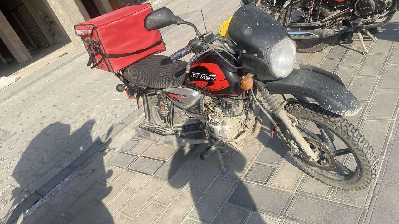 سلام عليكم 
للبيع بوكسر مودليل 2021مرقمه كامله بسمي تحويل ثاني يوم مجفته تجفيت شركة دراجه كلشي مابيه خير من الله بيه شويه نقوصات بسيطه سعر مليون و700وبيه مجال حك الجيه العنوان الدوره او السيديه رقم ***********
