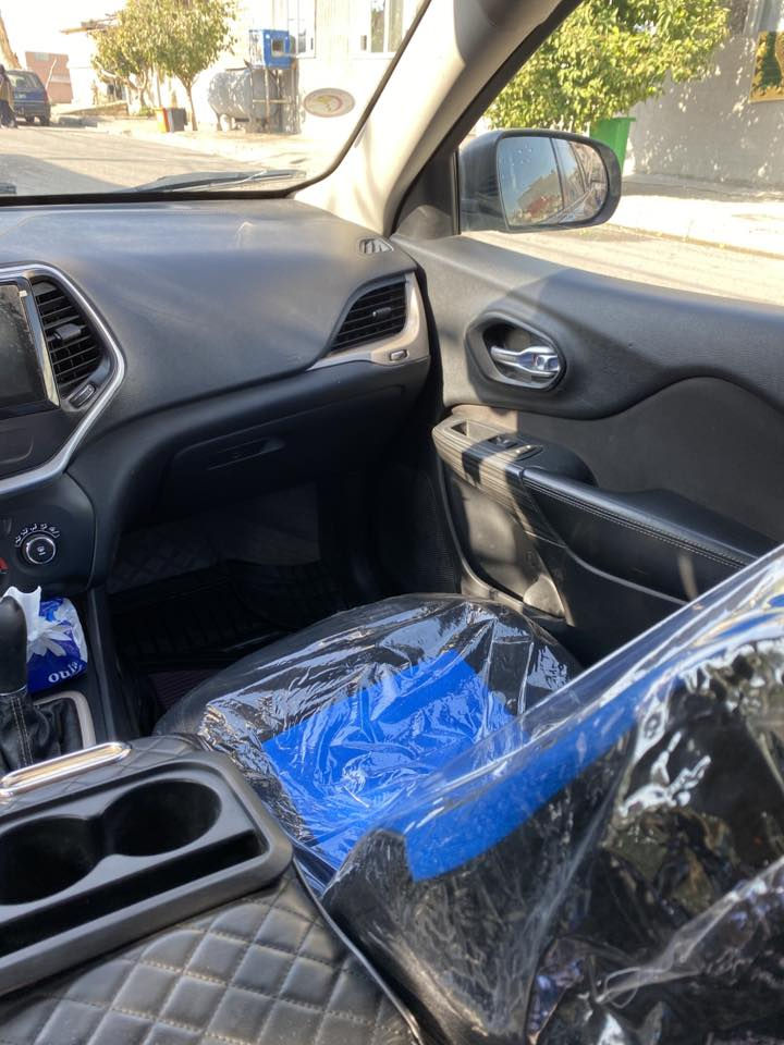 جيب شيروكي موديل 2016 مواصفات sport قطعتين جاملغ وبولند بدون دواخل  سعرها 118 ومجال 3 غرامه بيع ومراوسا للاستفسار وتواصل واتساب ***********
