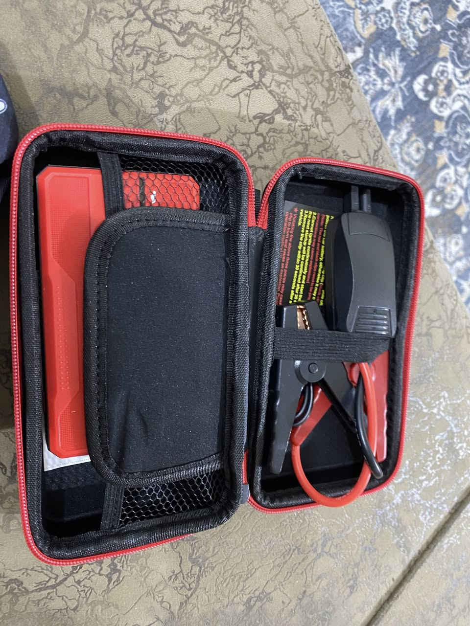 باور بانك لتشغيل السيارات 🔋⚡️�️ مثالي للسائقين، ورش الصيانة، والرحلات الطويلة 🚗🔧
🔸يساعدك على تشغيل السيارة بسرعة في حالات الطوارئ

🔸تصميم مدمج وسهل الحمل

🔸شاشة رقمية لعرض حالة البطارية

🔸كيبلات أمان قوية مقاومة للحرارة

🔸يمكن استخدامه أيضًا لشحن الهواتف وأجهزة USB الأخرى 

18 مع توصيل


**إذا كنت صاحب هذا الإعلان وتريد حذفه لأي سبب، رجاءا أرسل رسالة إلى الدعم الفني**