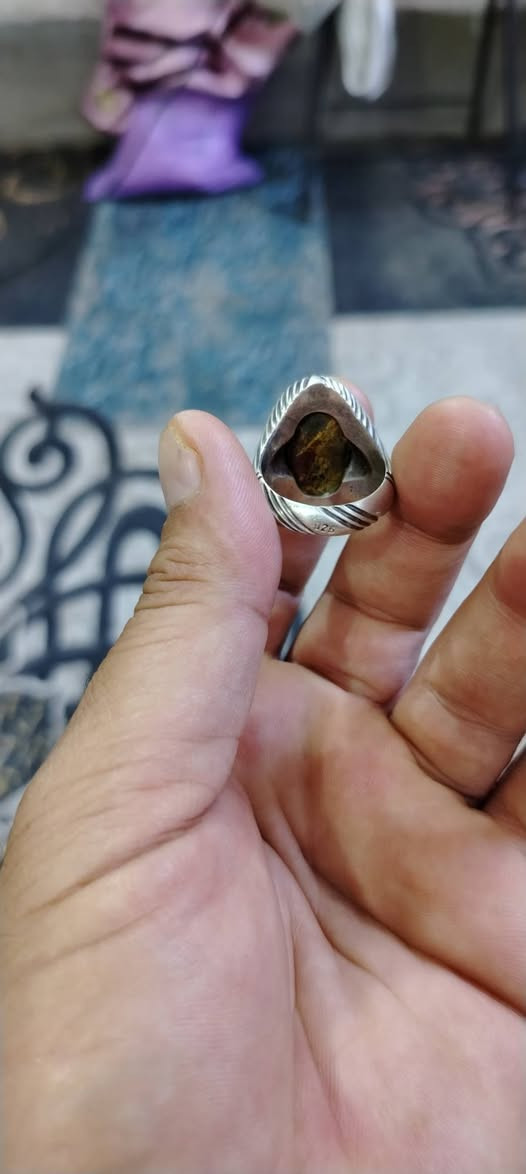 نيشابوري تفاحي البيع
***********
