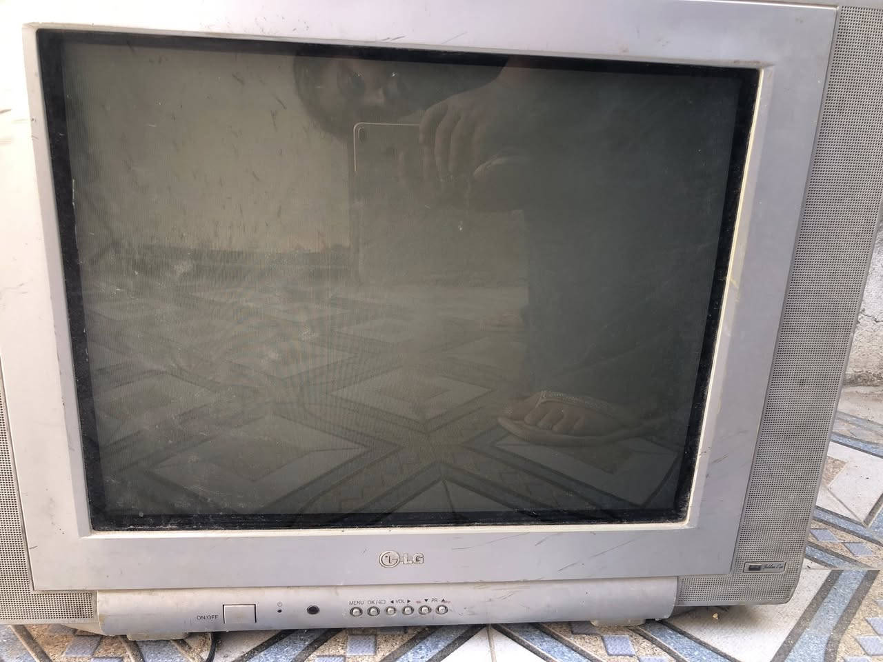 الغسالة 16كيلو ب175والثلاجة ب100والجرباية ب35والتلفزيون ب15شرط الشغل محتاجه ***********
