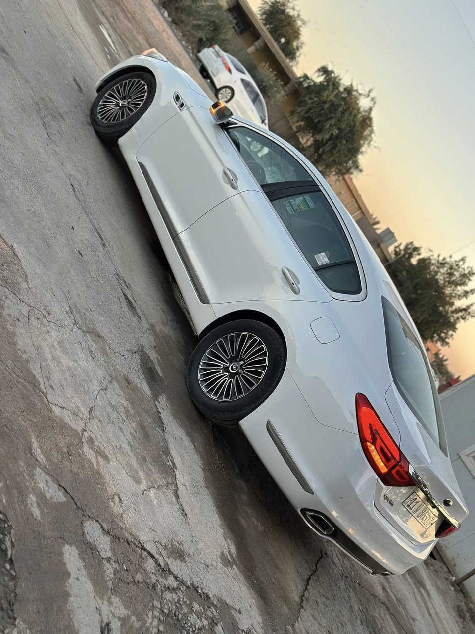 للبيع سيارة كيا كورس موديل 2013 خليجي
السيارة فول مواصفات الفئه الاوله 

المواصفات

1- كيا كورس موديل 2013 خليجي  

2- محرك 6 سلندر 3800 

3- ويل كب حجم 18 اصلي وكالة عدد 5 ويل كب 

4- ابواب السيارة ال4 شفط كهرباء 

5- قبق جنطة كهربائي شفط

6- مرايا جانبية كهربائية شفط مع السويج مع حساسات الاجتياز الجانبية 

7- بصمات ابواب عدد 5 ابواب وجنطة 

8- حساسات امامي خلفي اصل 

9- السيارة 4 كاميرات امامي وخلفي ومرايا 

10- لايتات زينون عالي ناصي مع كشافات دعامية LED 

11- بخاخات لايتات 

12- بردة خلفية كهربائية اصل مع بردات اصلية للابواب الخلفية

13- فتحة سقف سلايد روف 

14- مرايا جانبية حساسة وعاكسة للضوء العالي 

15- غرفة السيارة جلد بيجي اصل 

16- كشنات الصدر تحكم فول كهرباء والتحكم داخل الابواب مع ذاكرة كشن

17- كشنات السيارة ال 4 تدفئة وتبريد

18- شاشات اصلية في الكشنات الامامية لعرض ال DVD 

19- تحكم ستيرن جهتين متكامل بلوتوث وحاكية وتحكم صوت وسرعة 

20- رادار امامي لتثبيت المسار والسرعة ومانع التصادم

21- كشنات خلفية واسعة جدا مع تحكم بمجموعة من الايعازات في اللوحة الخلفية 

22- تحكم في التبريد والشاشة الرئيسية والبردة الخلفية من المقاعد الخلفية 

23- تحكم كهرباء في الكشنات داخل الكشن تحكم اضافي 

24- تحكم كهرباء في الكشنات الخلفية 

 

26- وضعيات قيادة عدد 3 طبيعي واقتصادي ورياضي 

27- ستيرن كهربائي الحركة 

28- مع مجموعة  من الايعاز في هذا الموديل

سيارة مكفولة كفالة عامة السعر 175الشراي يتصل *********** العنوان بغداد الكاظميه
