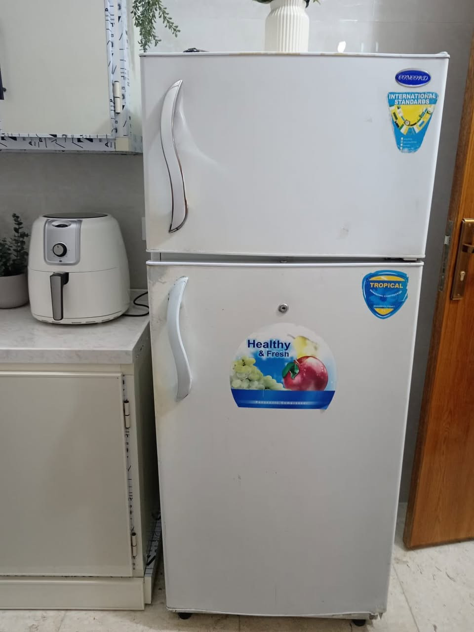 ثلاجه كونكر نظيفه وشغاله ومامصلحه تجمد وتبرد 22قدم ب250 الف وكيف شغال ونظيف 2طن الوادي ب250 مكاني بغداد المشتل 
***********
